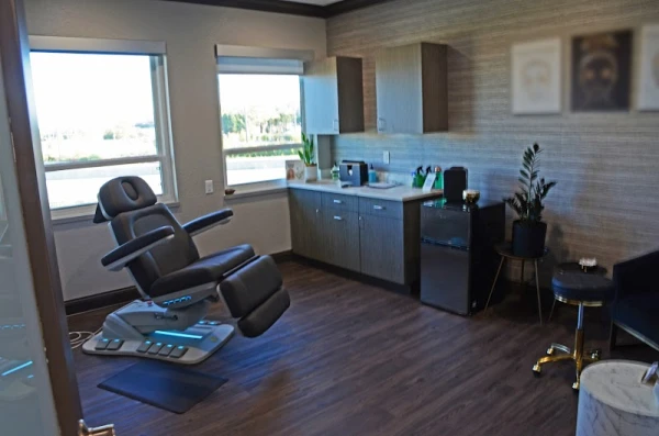illume-cosmetic-surgery-medspa-menomonee-falls-4.jpg