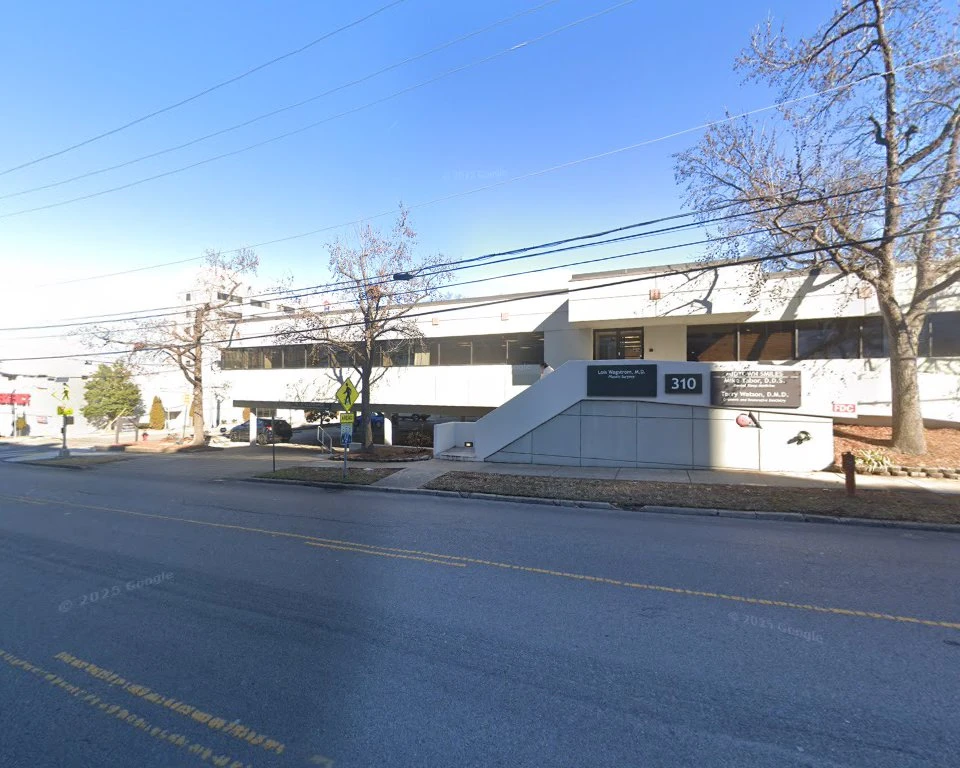Wagstrom Lois MD, Nashville, Tennessee, 37203