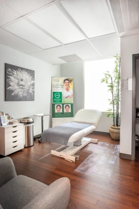 esana-plastic-surgery-center-medspa-4.jpg