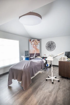 esana-plastic-surgery-center-medspa-1.jpg