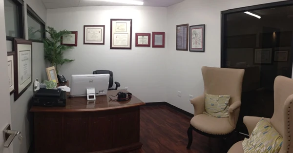 dr-kenneth-hughes-md-plastic-surgeon-in-los-angeles-and-beverly-hills-4.jpg