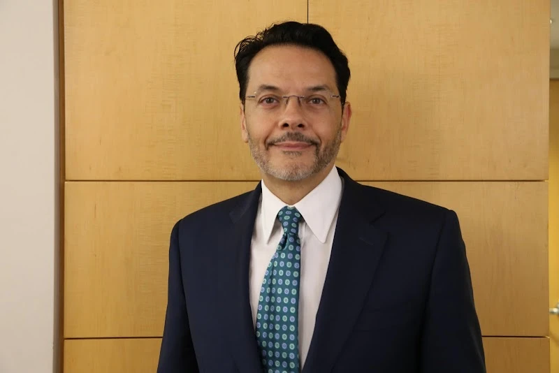 Richard Swift MD: Plastic Surgeon, Great Neck, New York, 11021