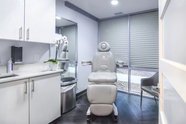 care-plastic-surgery-3.jpg