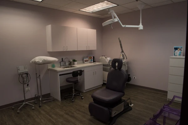 cheung-aesthetics-wellness-3.png