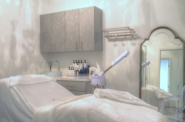 advanced-aesthetics-med-spa-1.jpg