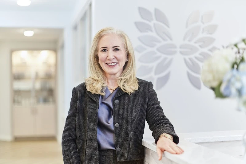 Holland Plastic Surgery: Holland Sarah W MD