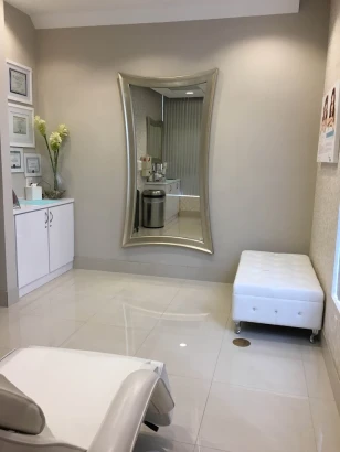 suria-cosmetic-surgery-medspa-3.jpg