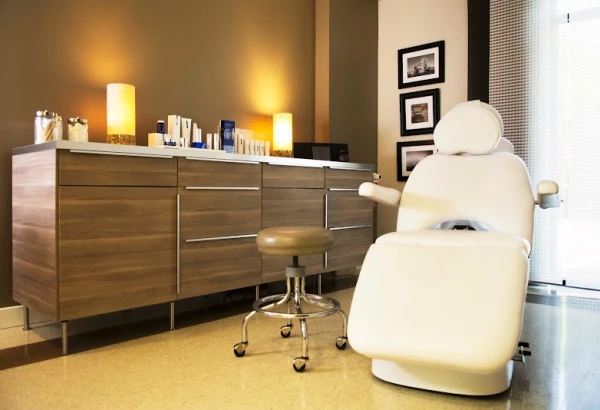cornerstone-plastic-surgery-aesthetic-medicine-3.jpg