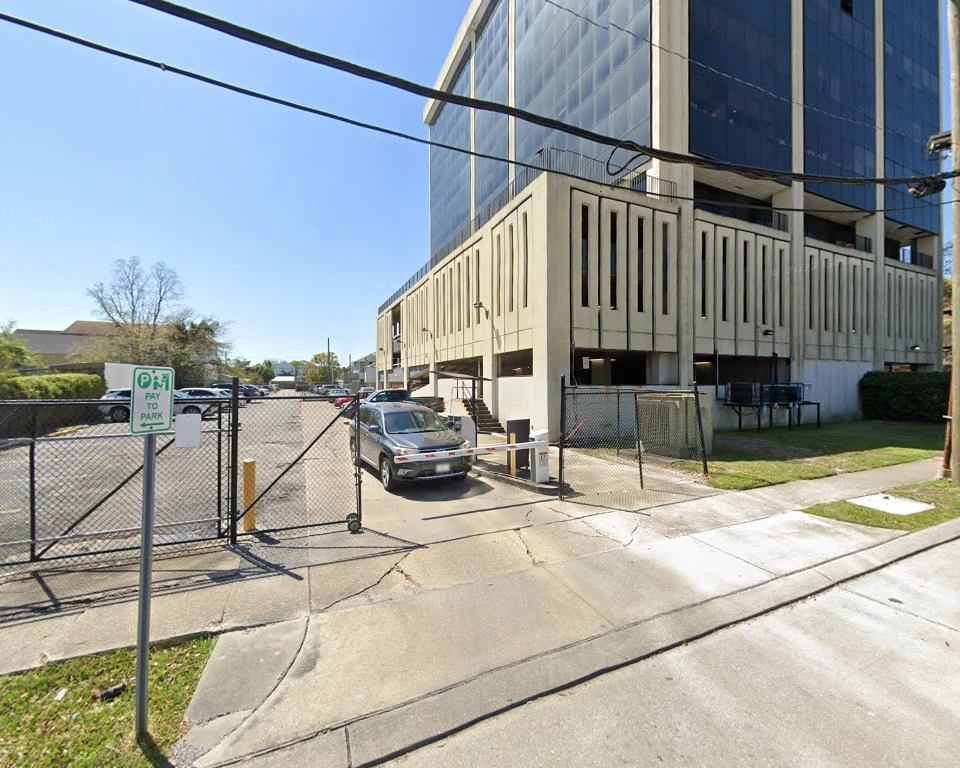 Parker Velargo, MD, FACS, New Orleans, Louisiana, 70115