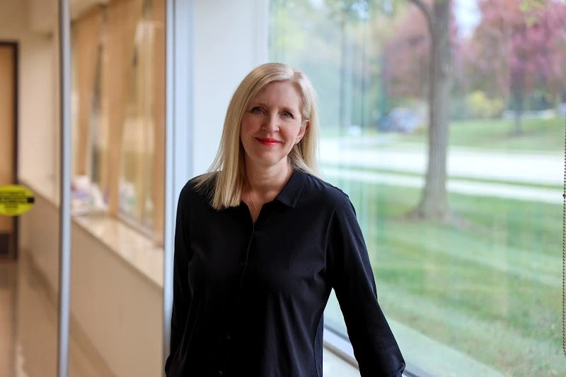 Ellen Ozolins MD, Novi, Michigan, 24245