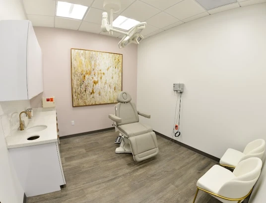 the-oaks-plastic-surgery-0.jpg