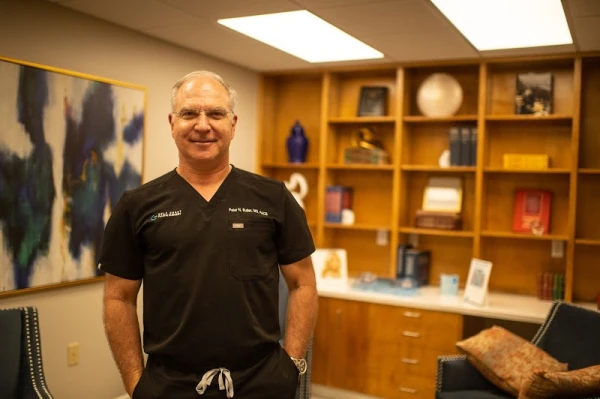 Peter Butler, MD in Pensacola, Florida | labiaplastybeforeandafter.com